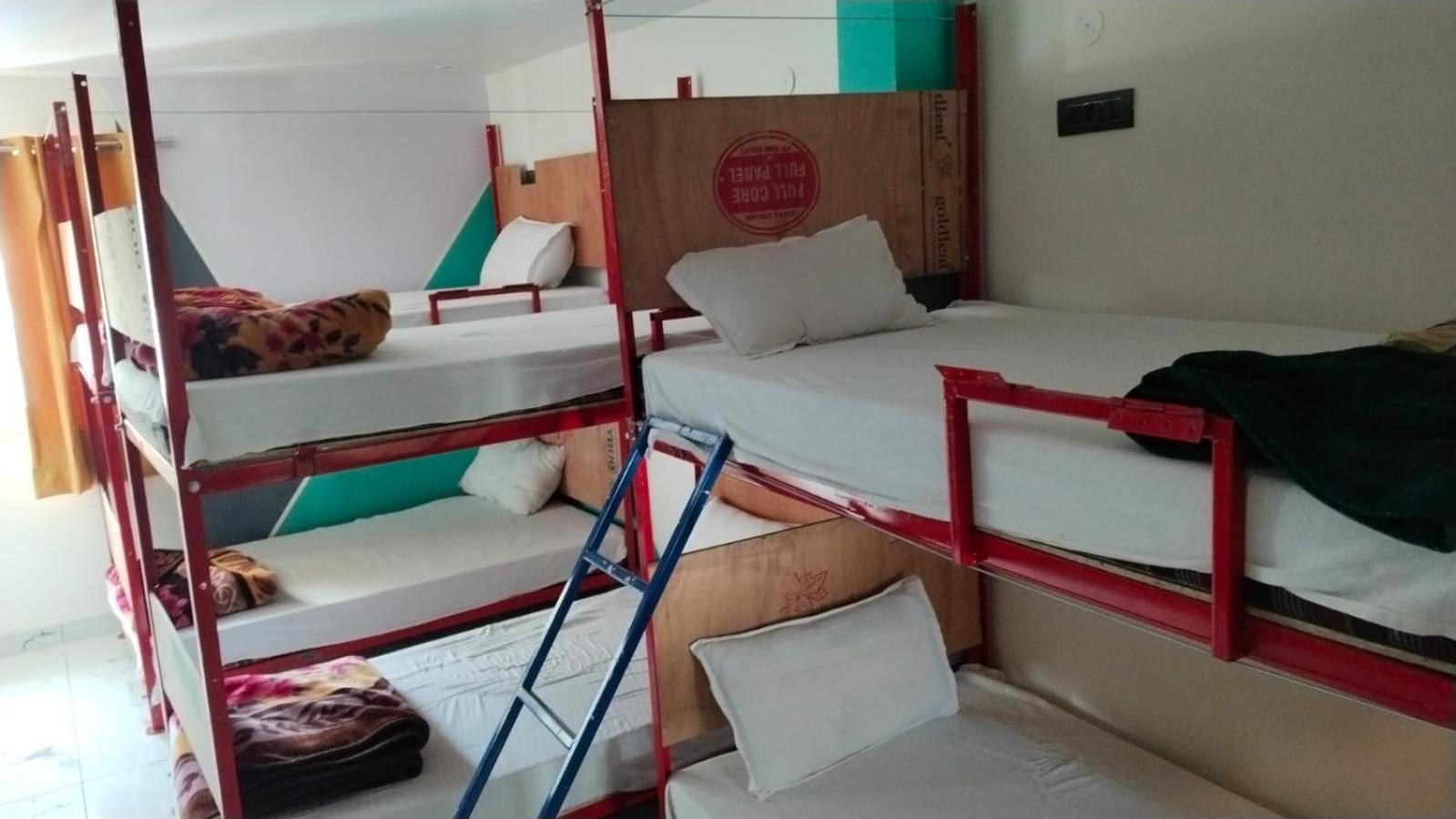 Bonfire Hostels Rishīkesh Εξωτερικό φωτογραφία