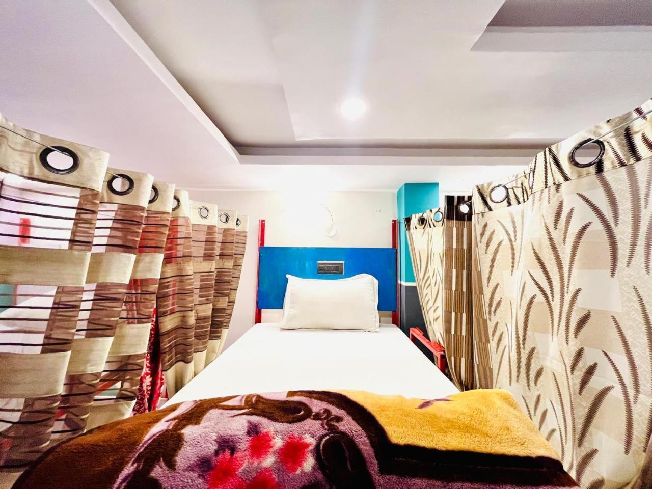 Bonfire Hostels Rishīkesh Εξωτερικό φωτογραφία