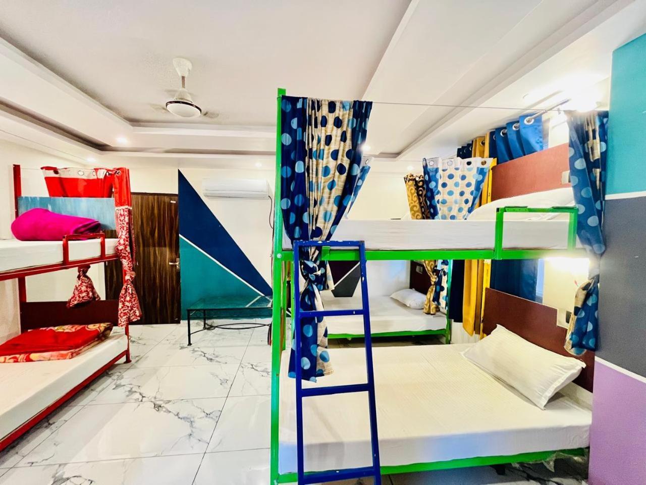Bonfire Hostels Rishīkesh Εξωτερικό φωτογραφία